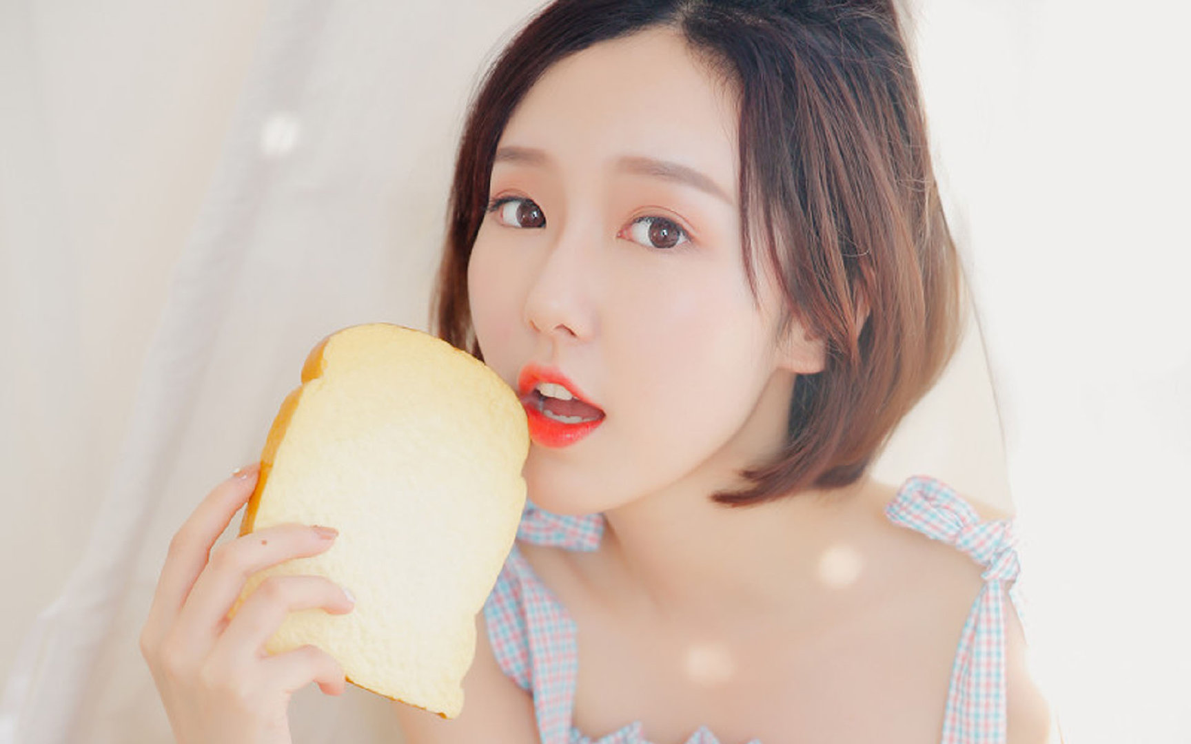 世俱杯官网-泰国传统马术赛事“Lamb”在2024年成功举办，吸引众多观众参与。，泰国公主马术比赛